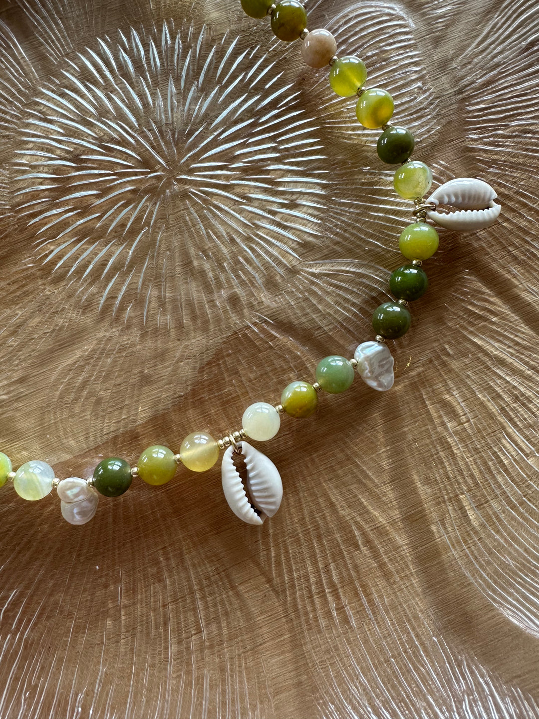 Las Rais - Beaded Necklace - Green Shells