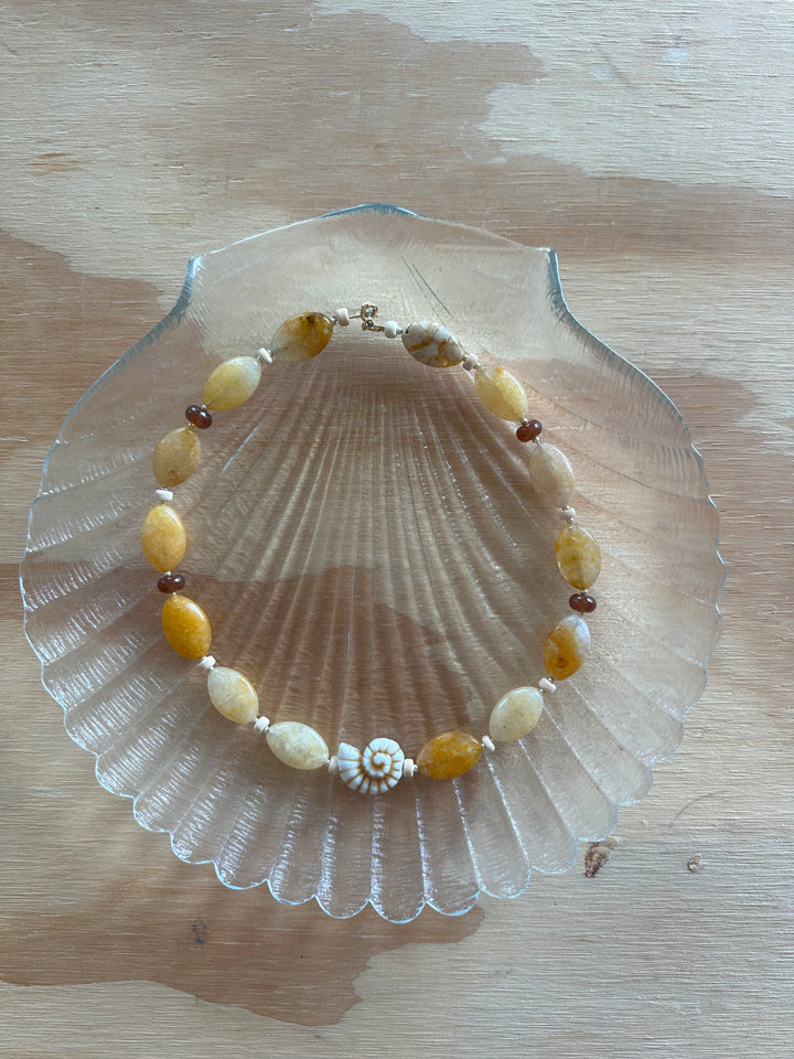 Las Rais - Beaded Necklace - Orange Brown Shell