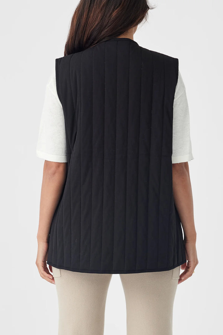 Mae Vest - Black arcaa