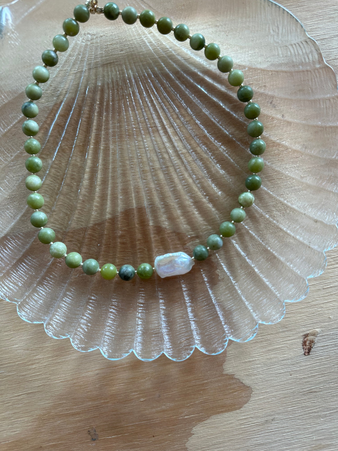 Las Rais - Beaded Necklace - Green Pearl