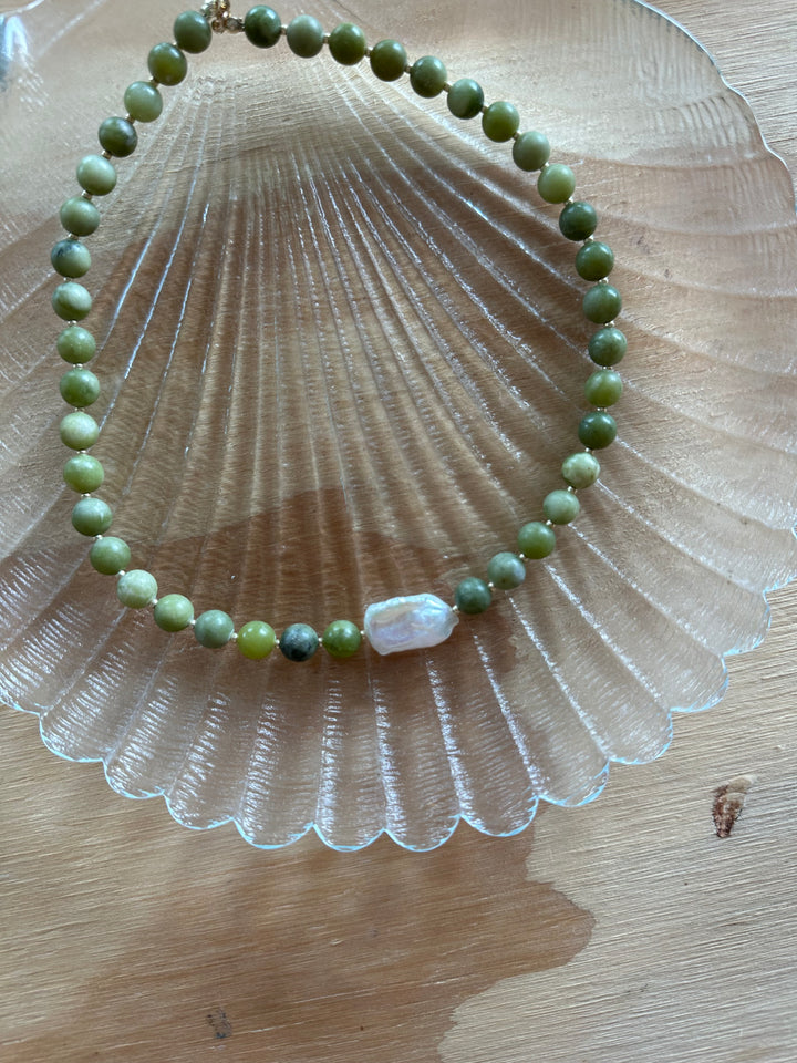 Las Rais - Beaded Necklace - Green Pearl