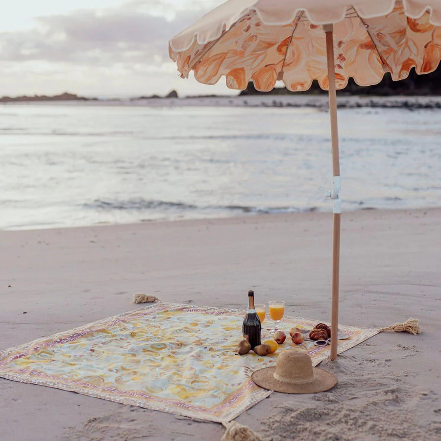 Wandering folk beach umbrella le lemon