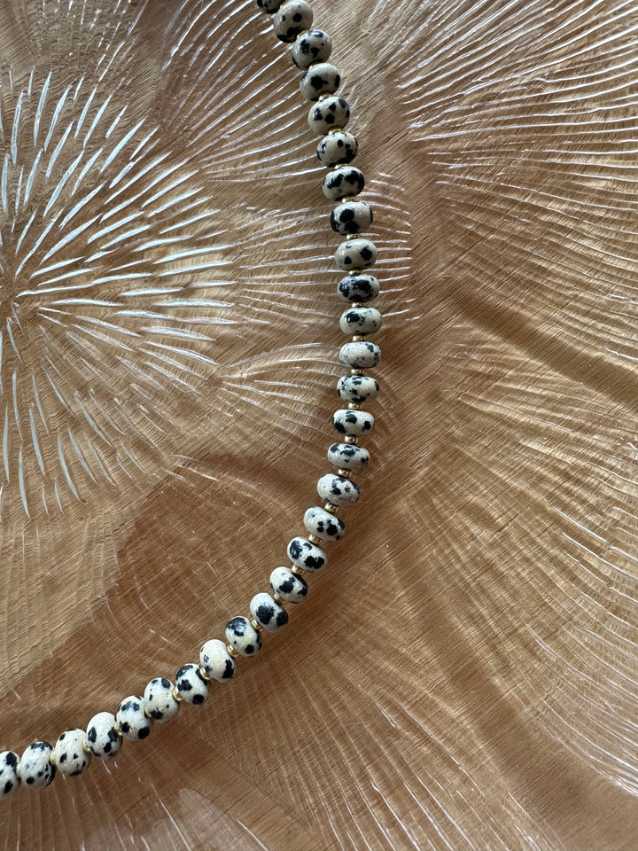 Las Rais - Beaded Necklace - Black & White