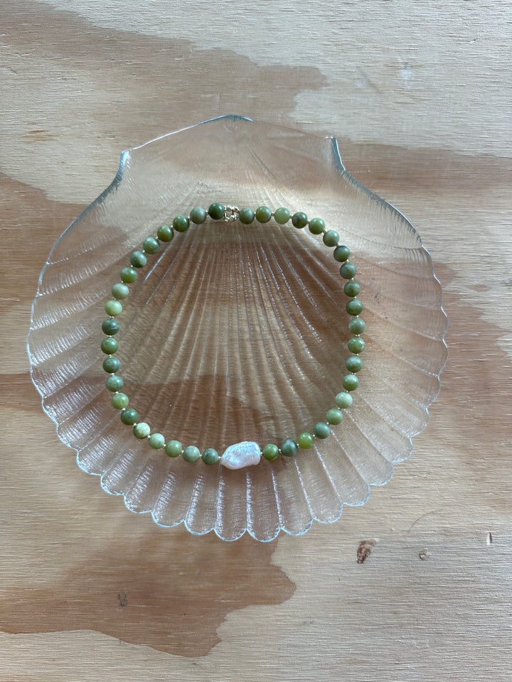 Las Rais - Beaded Necklace - Green Pearl