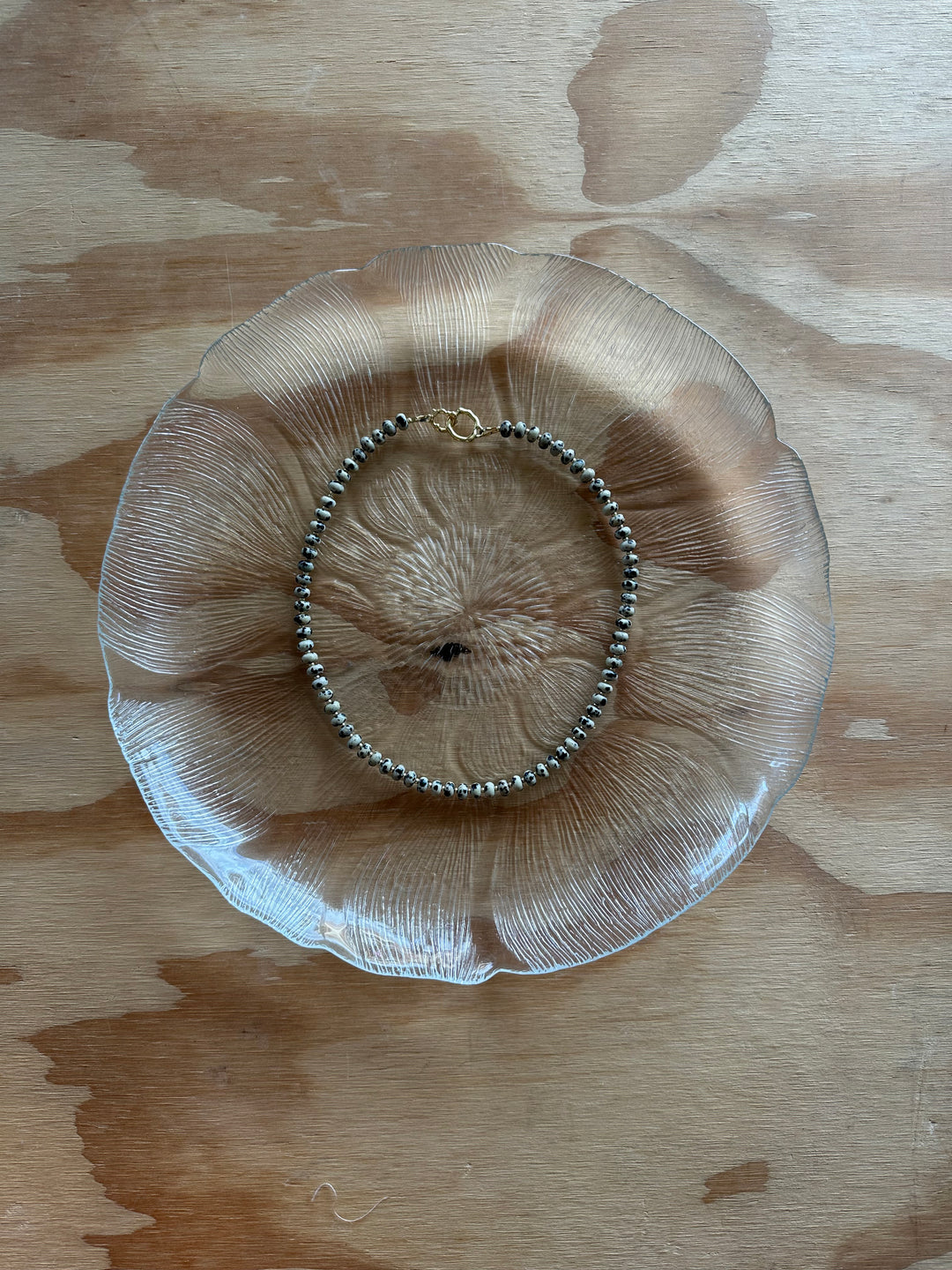 Las Rais - Beaded Necklace - Black & White