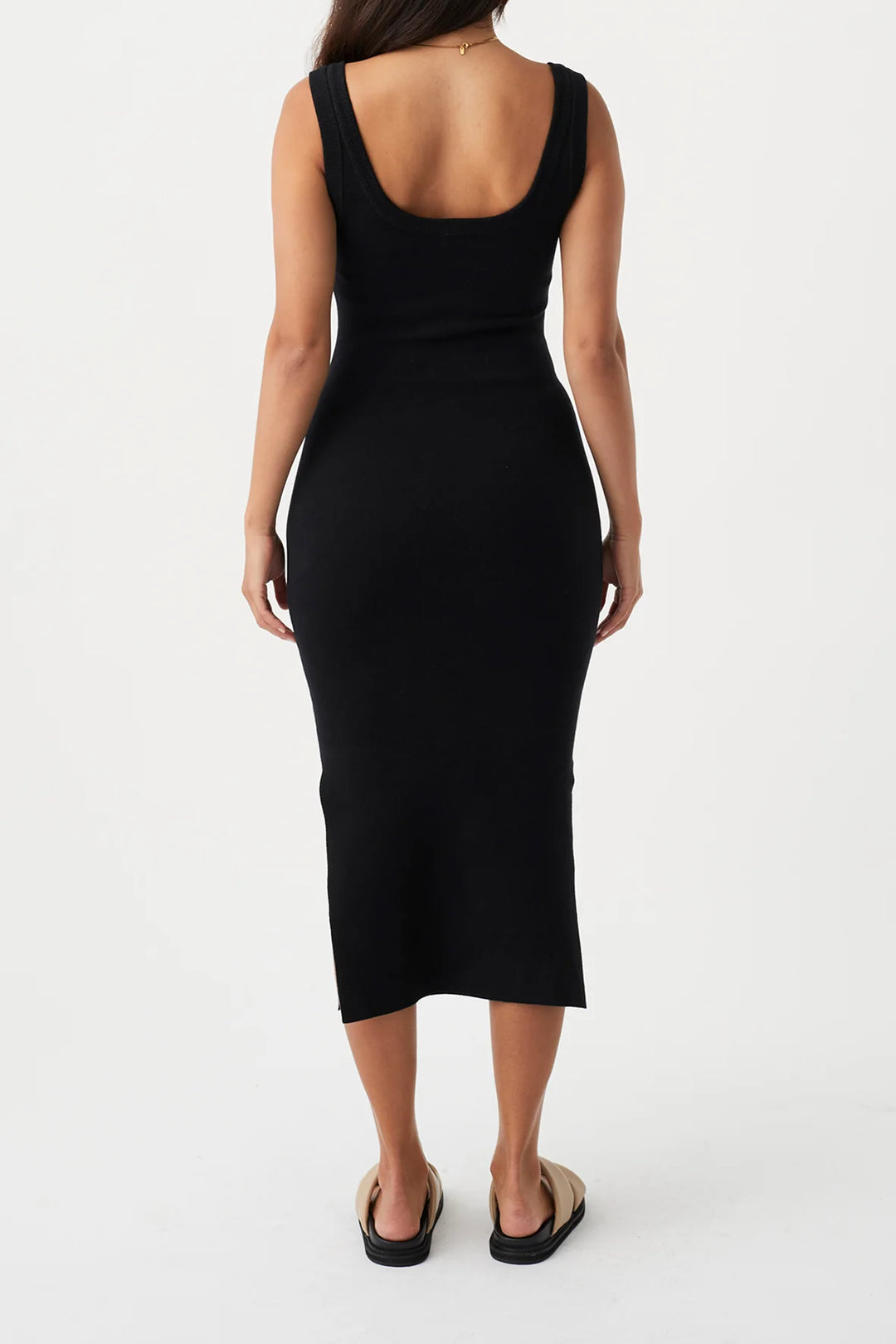 esta dress, Close knit, supportive fit, Ribbed neckline and straps, Mid length, Ribbed hem