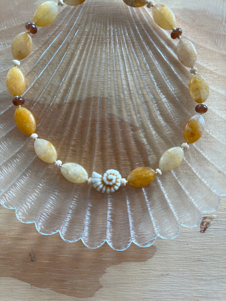Las Rais - Beaded Necklace - Orange Brown Shell