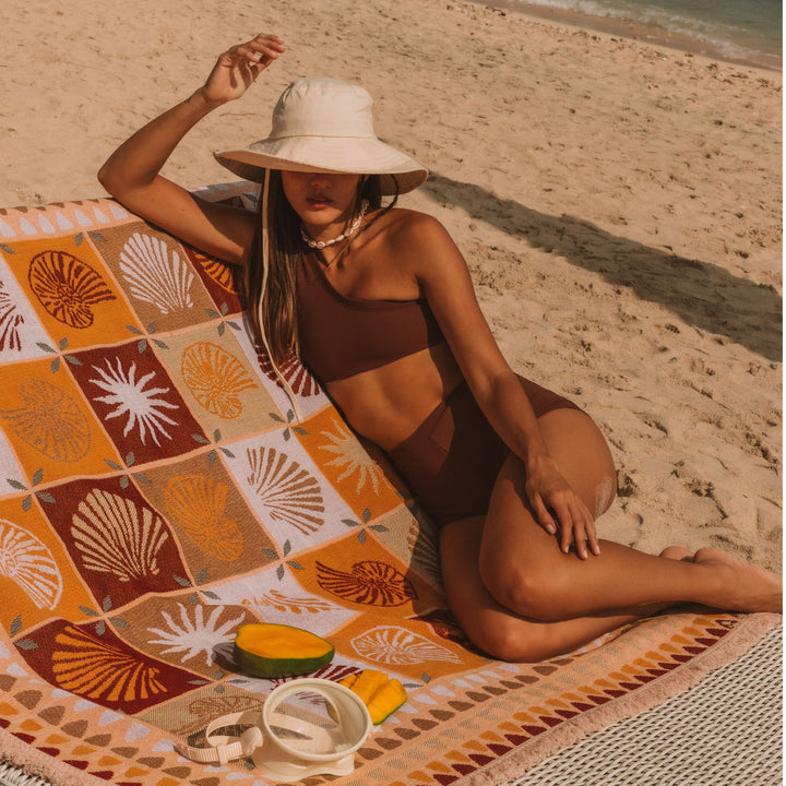 Seashell Throw - Sand
