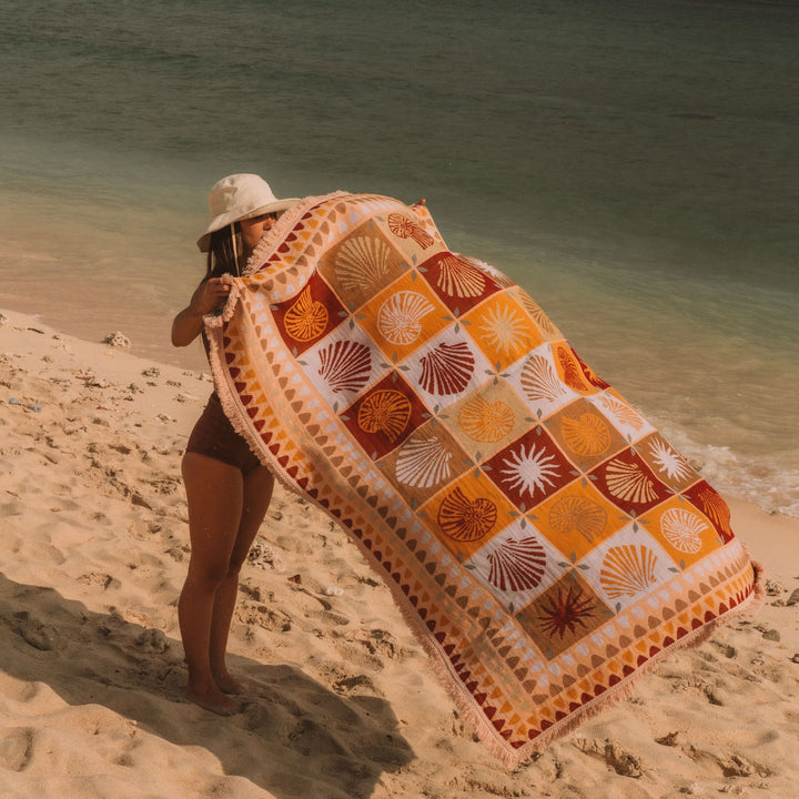 Seashell Throw - Sand
