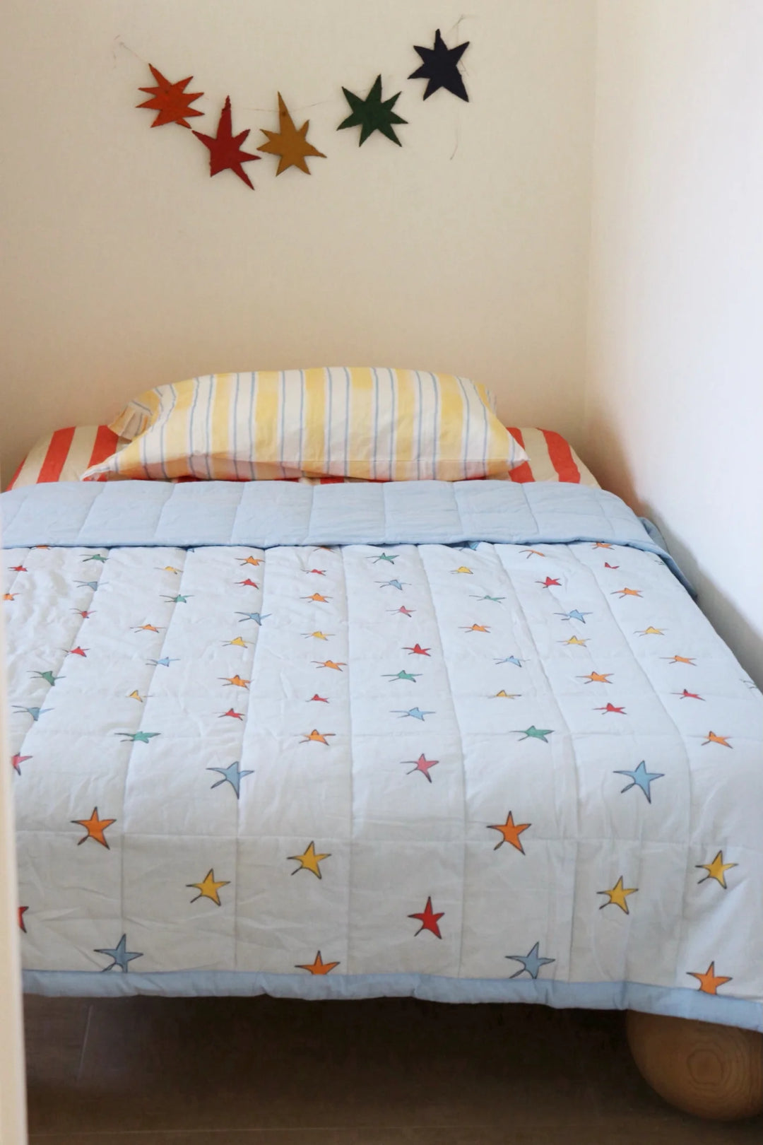 Retro Star Reversible Rainbow Quilt - COT